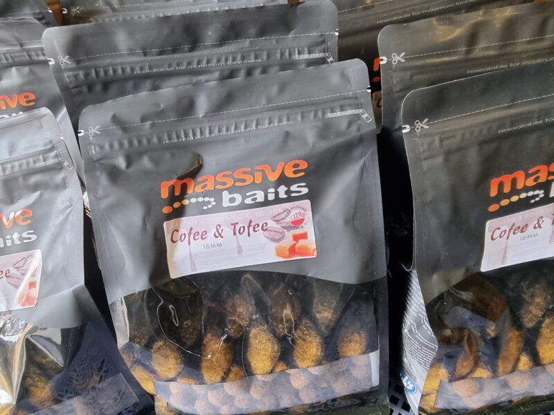 Massive Baits Coffee & Tofee Frutti Di Mare - Carpmix Limited Edition 1 kg